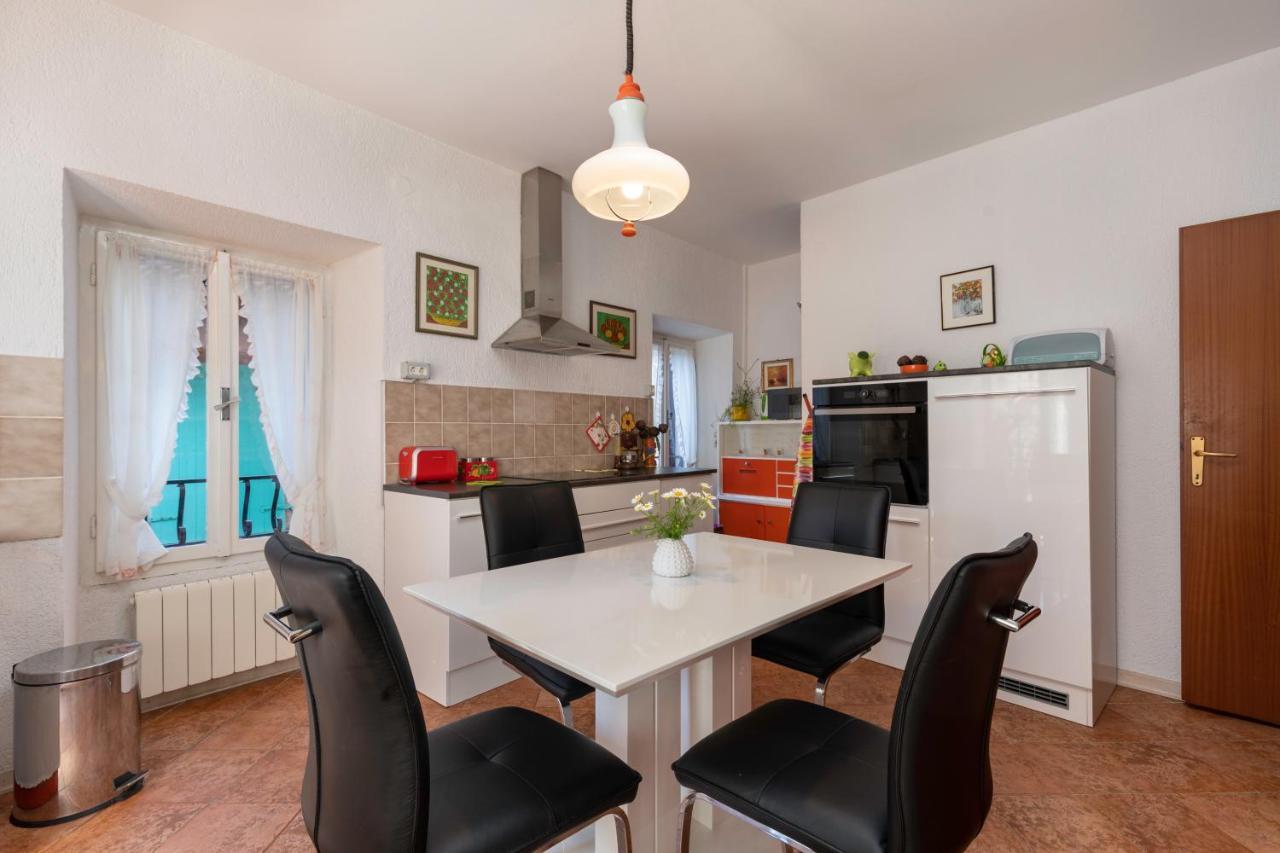 Apartments Bellow the Stars Ровин Екстериор снимка